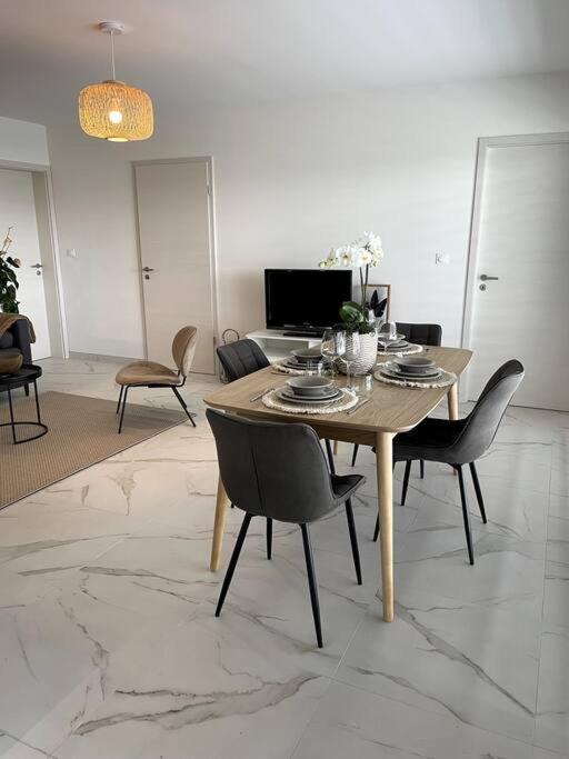 Magnifique Appartement A La Frontiere Suisse Сен-Луи Экстерьер фото